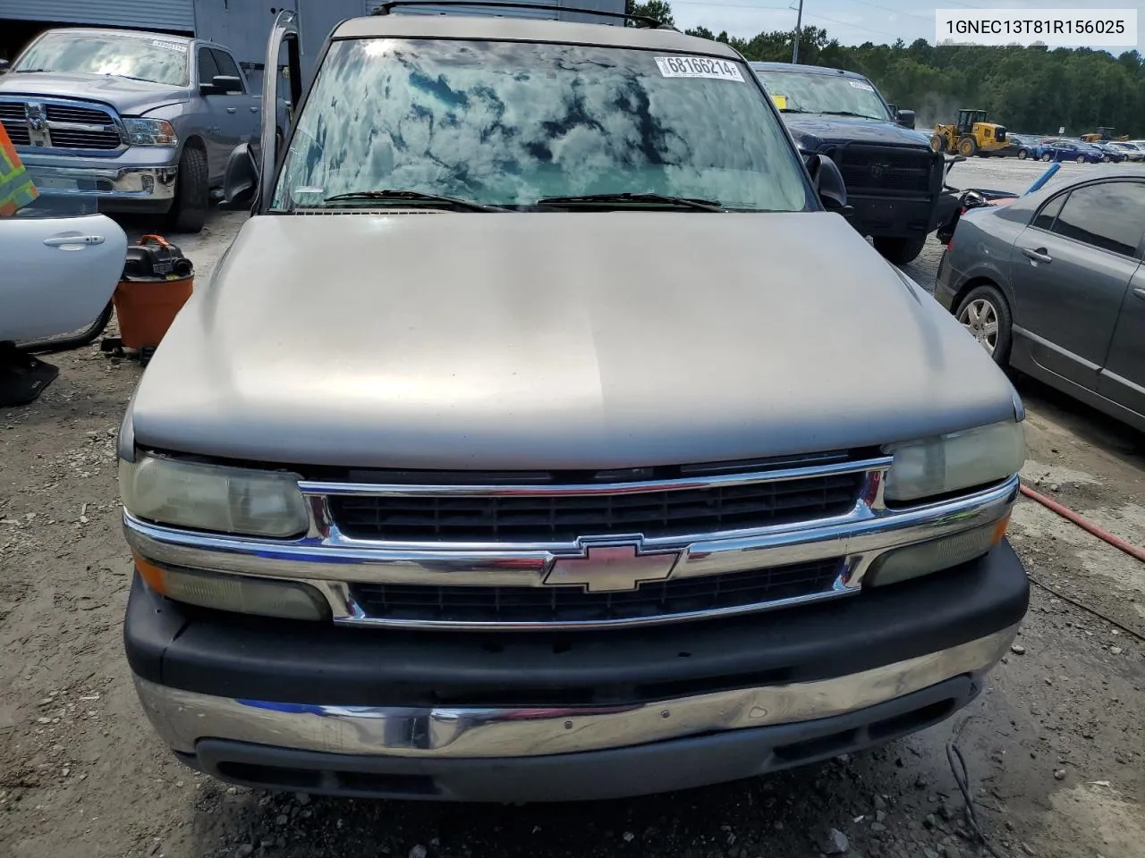 2001 Chevrolet Tahoe C1500 VIN: 1GNEC13T81R156025 Lot: 68166214