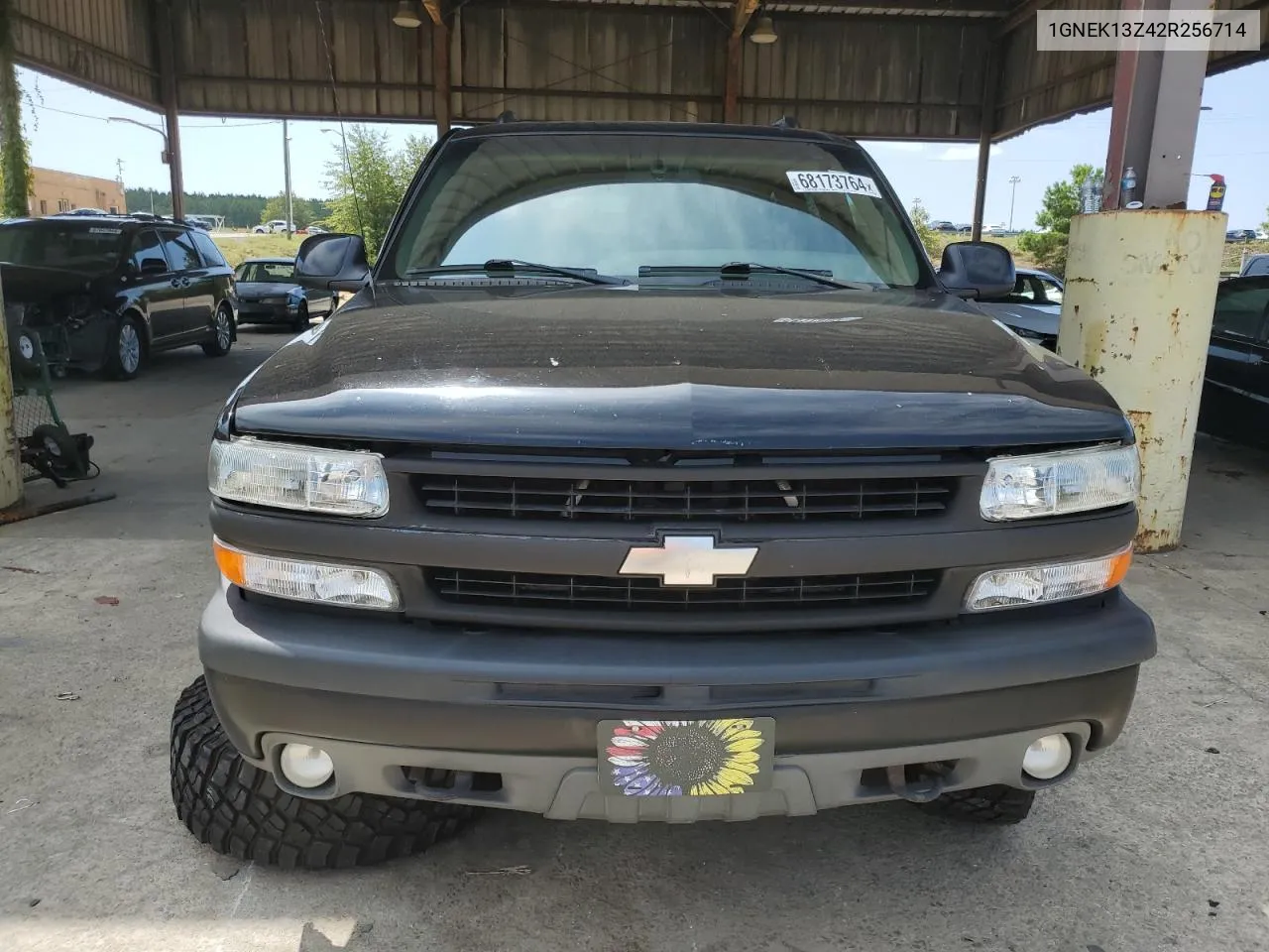 2002 Chevrolet Tahoe K1500 VIN: 1GNEK13Z42R256714 Lot: 68173764