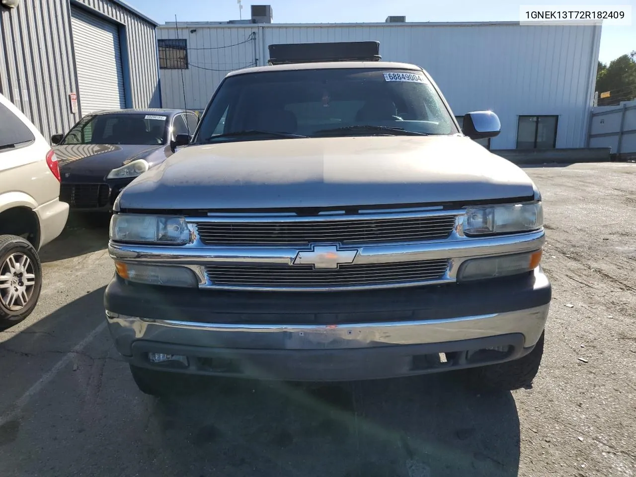 2002 Chevrolet Tahoe K1500 VIN: 1GNEK13T72R182409 Lot: 68849004