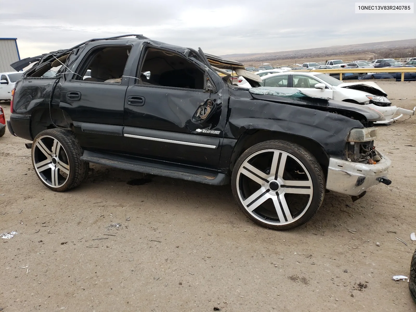 2003 Chevrolet Tahoe C1500 VIN: 1GNEC13V83R240785 Lot: 41265304