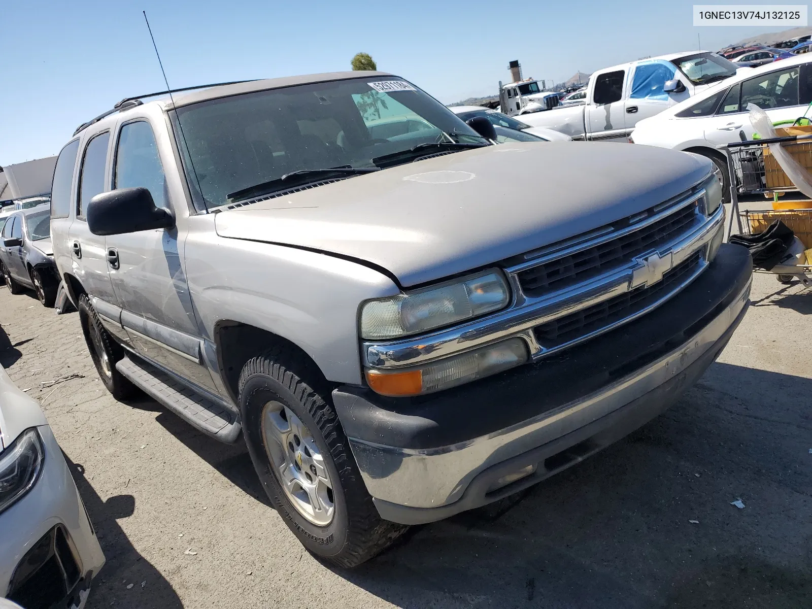 2004 Chevrolet Tahoe C1500 VIN: 1GNEC13V74J132125 Lot: 52971184