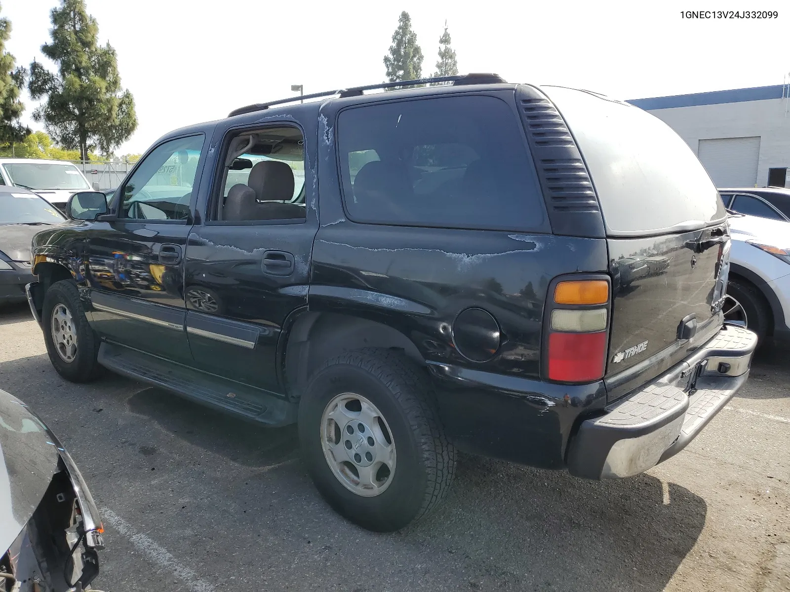 2004 Chevrolet Tahoe C1500 VIN: 1GNEC13V24J332099 Lot: 57293784