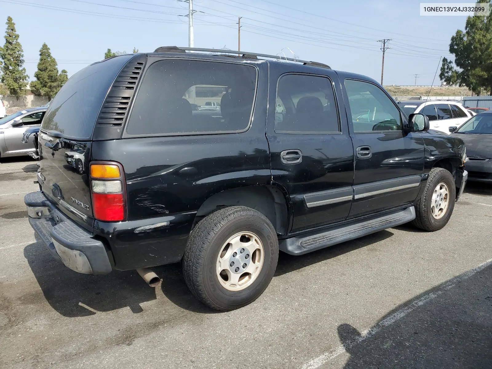 2004 Chevrolet Tahoe C1500 VIN: 1GNEC13V24J332099 Lot: 57293784