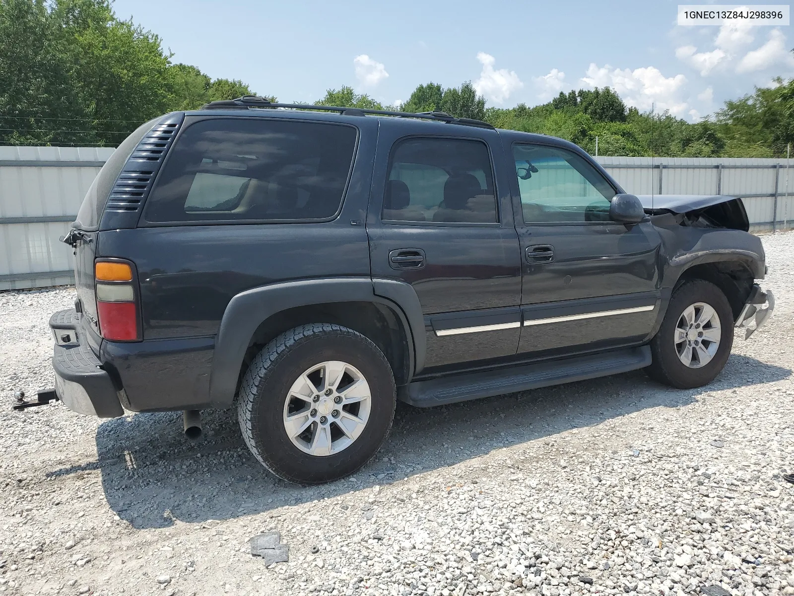 2004 Chevrolet Tahoe C1500 VIN: 1GNEC13Z84J298396 Lot: 64153404