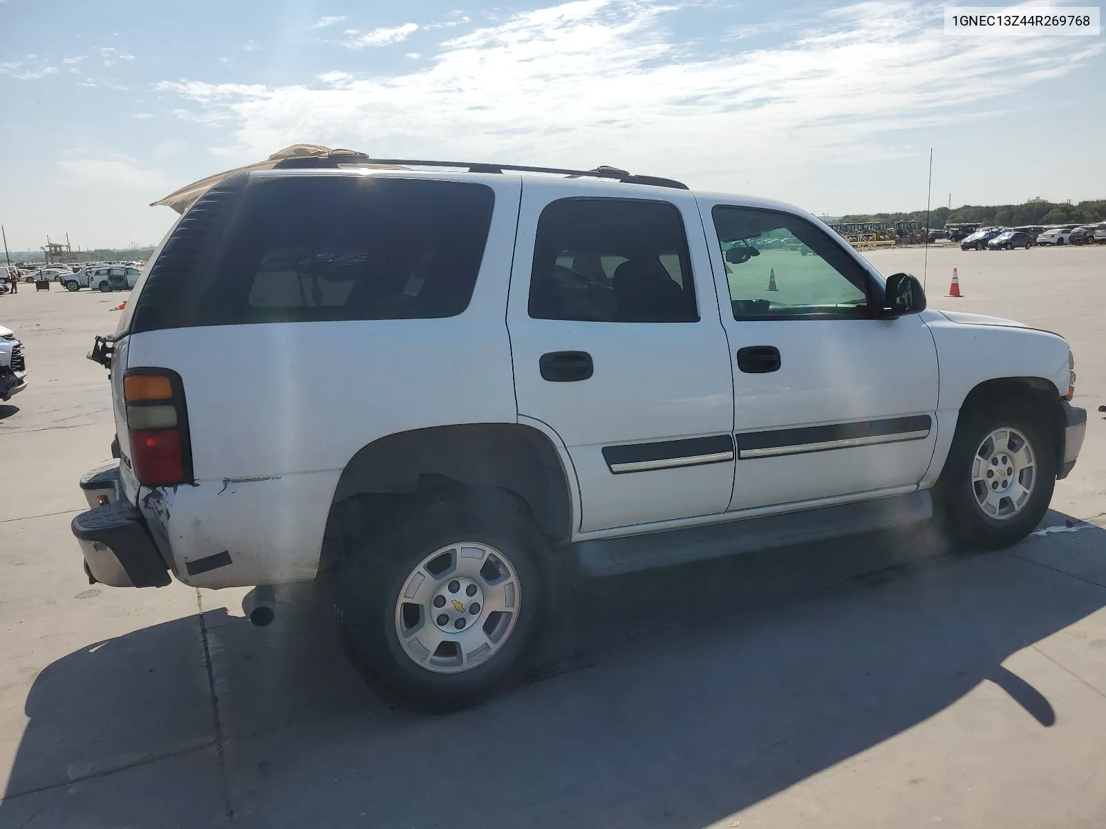 2004 Chevrolet Tahoe C1500 VIN: 1GNEC13Z44R269768 Lot: 68420884