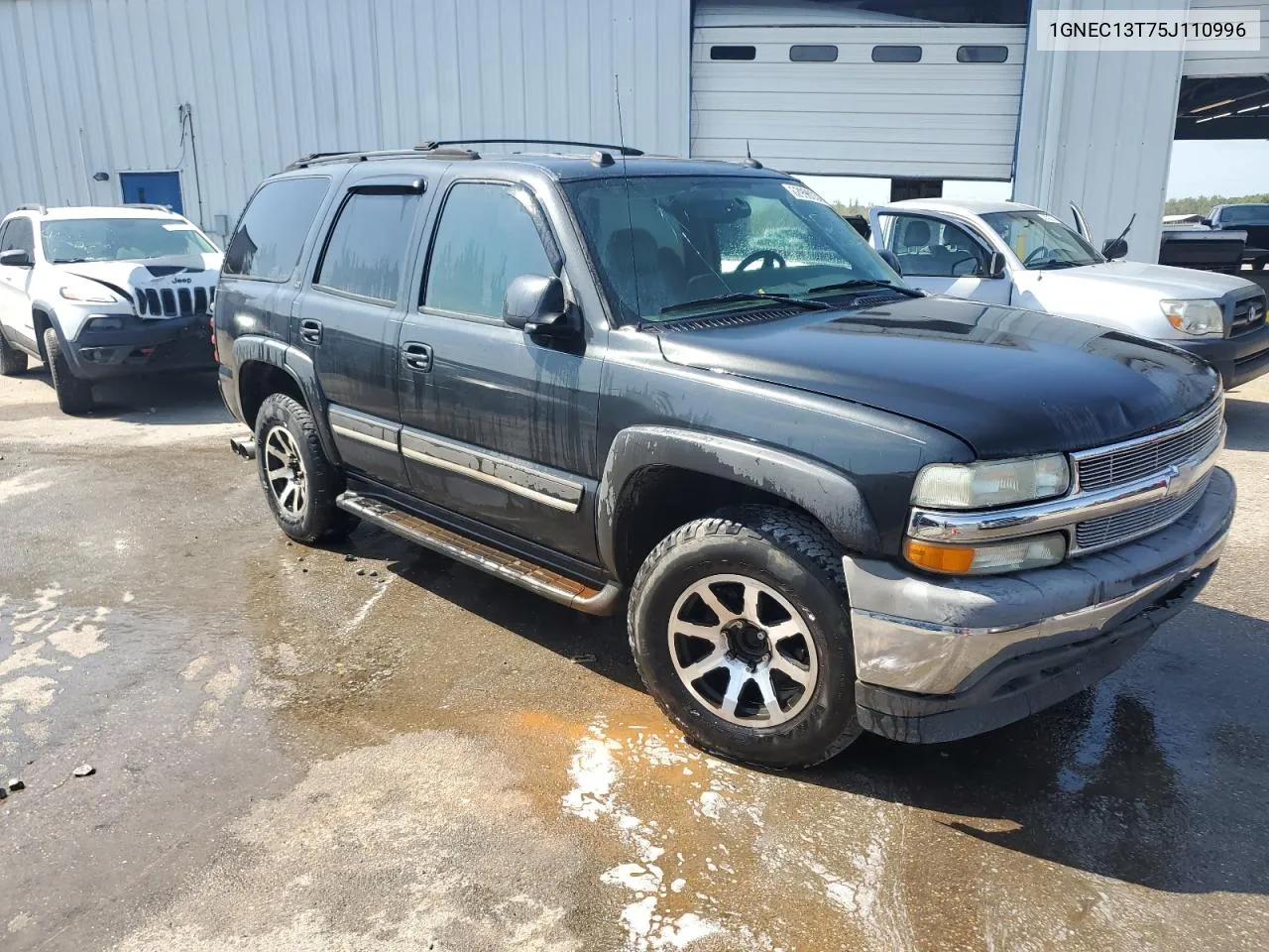 2005 Chevrolet Tahoe C1500 VIN: 1GNEC13T75J110996 Lot: 62996034