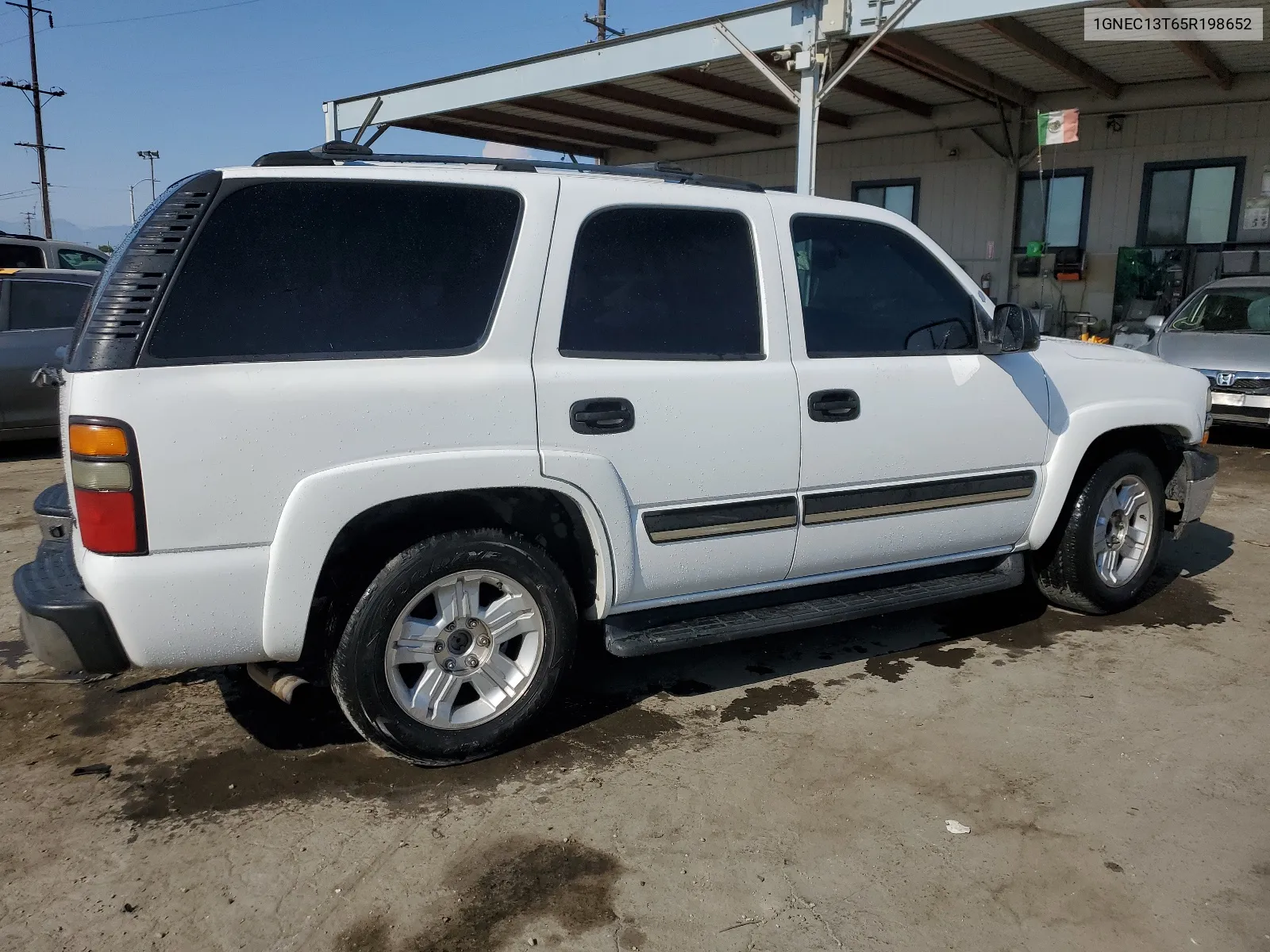 2005 Chevrolet Tahoe C1500 VIN: 1GNEC13T65R198652 Lot: 64799464