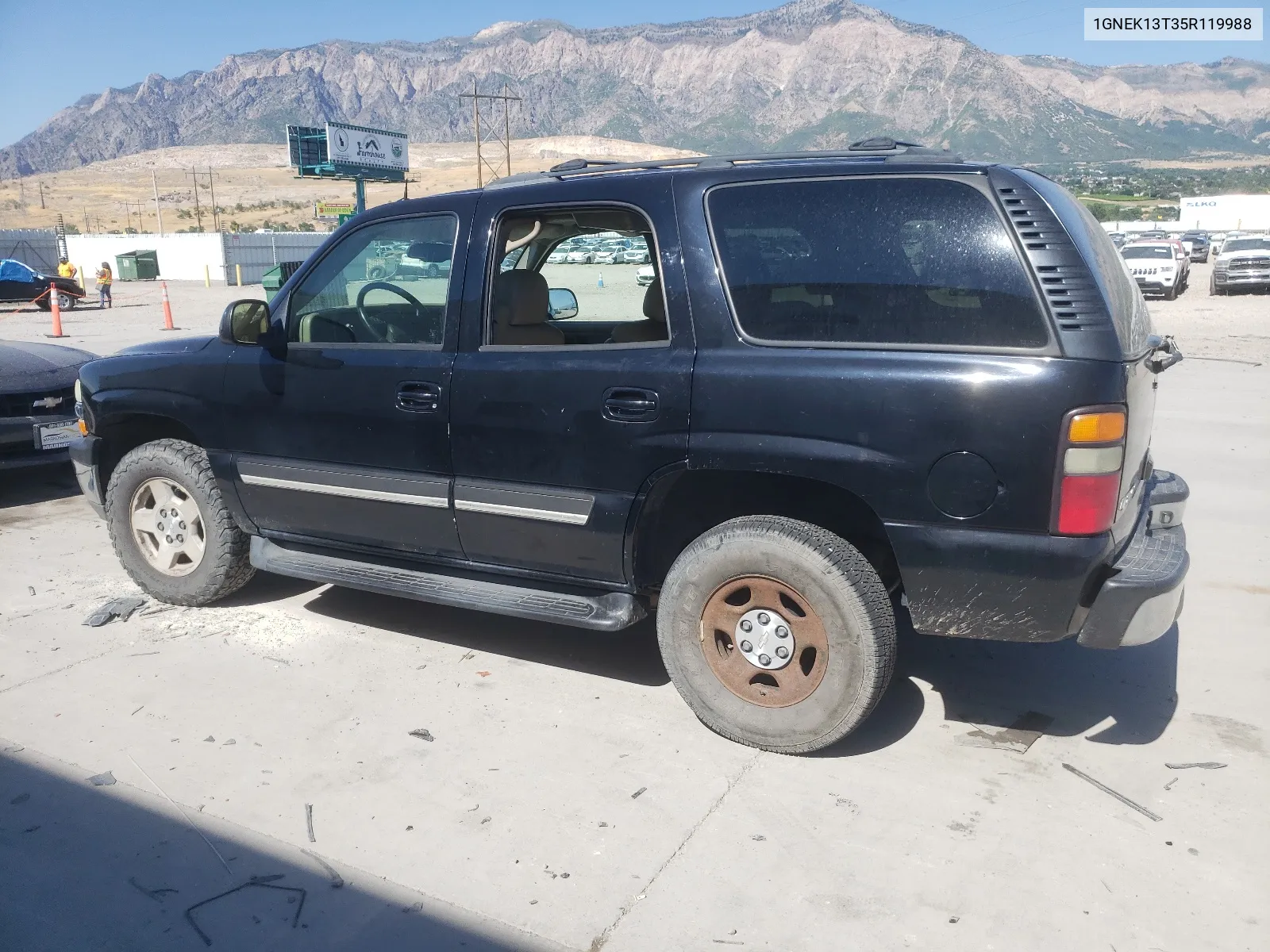 2005 Chevrolet Tahoe K1500 VIN: 1GNEK13T35R119988 Lot: 64988524