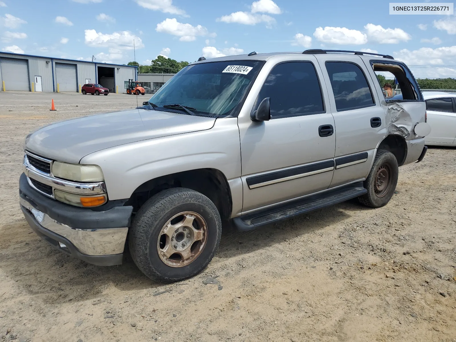 2005 Chevrolet Tahoe C1500 VIN: 1GNEC13T25R226771 Lot: 65118024