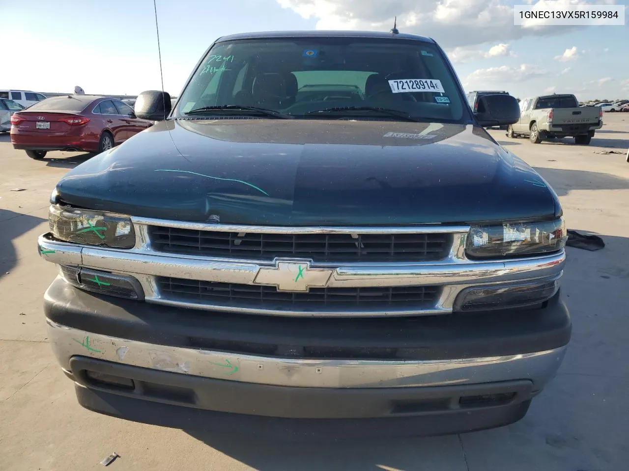 2005 Chevrolet Tahoe C1500 VIN: 1GNEC13VX5R159984 Lot: 72128914