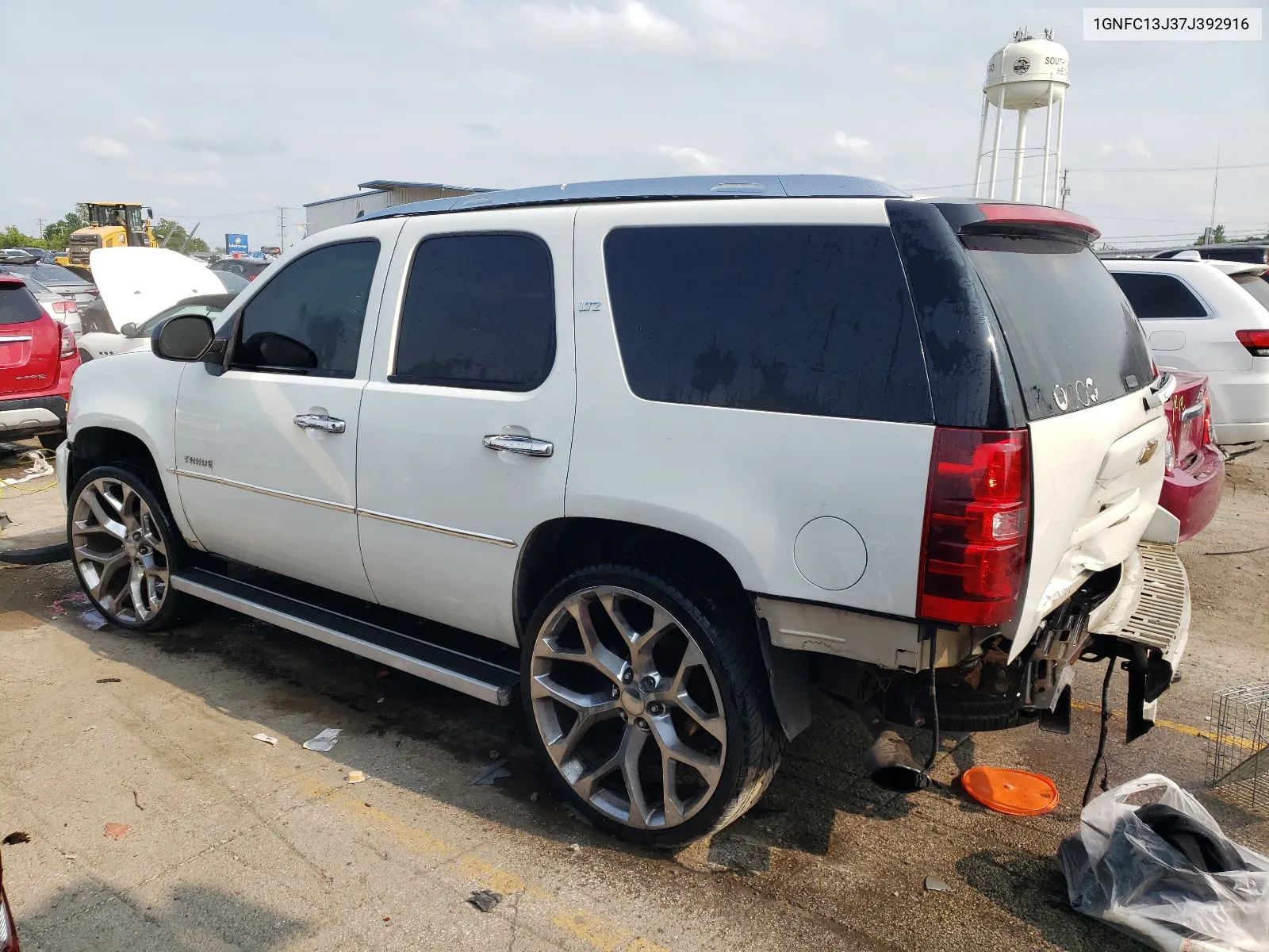 2007 Chevrolet Tahoe C1500 VIN: 1GNFC13J37J392916 Lot: 64498754