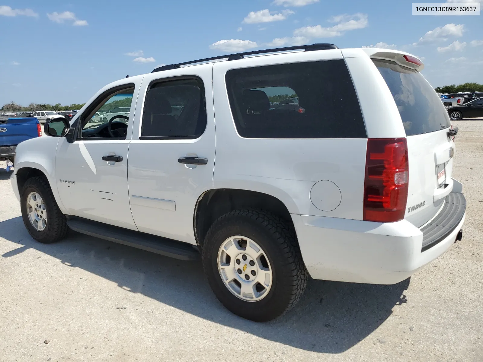 2009 Chevrolet Tahoe C1500 Ls VIN: 1GNFC13C89R163637 Lot: 66668224