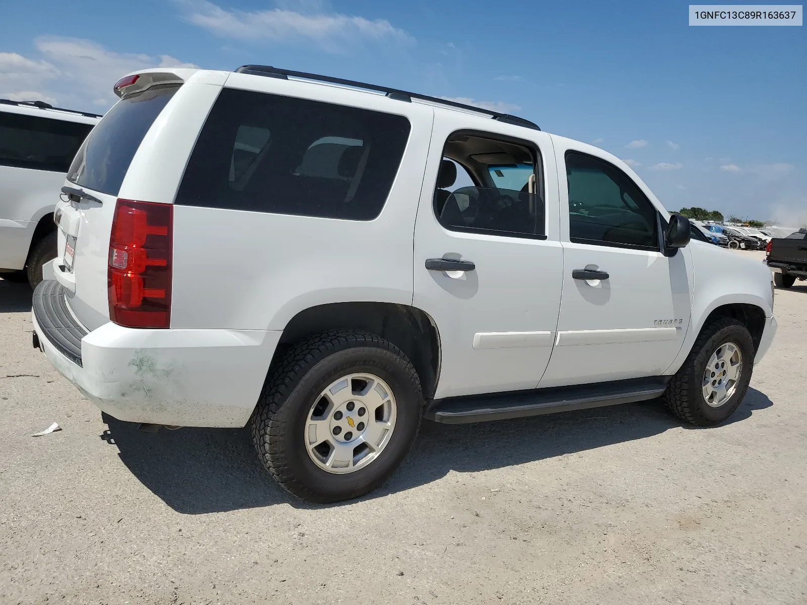 2009 Chevrolet Tahoe C1500 Ls VIN: 1GNFC13C89R163637 Lot: 66668224