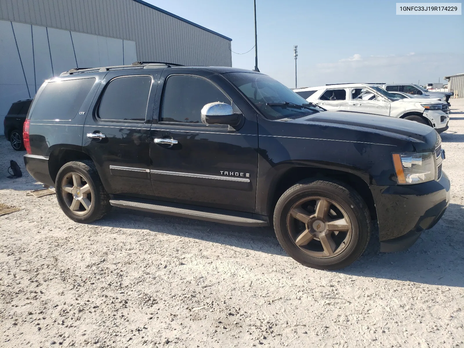 2009 Chevrolet Tahoe C1500 Ltz VIN: 1GNFC33J19R174229 Lot: 67796014