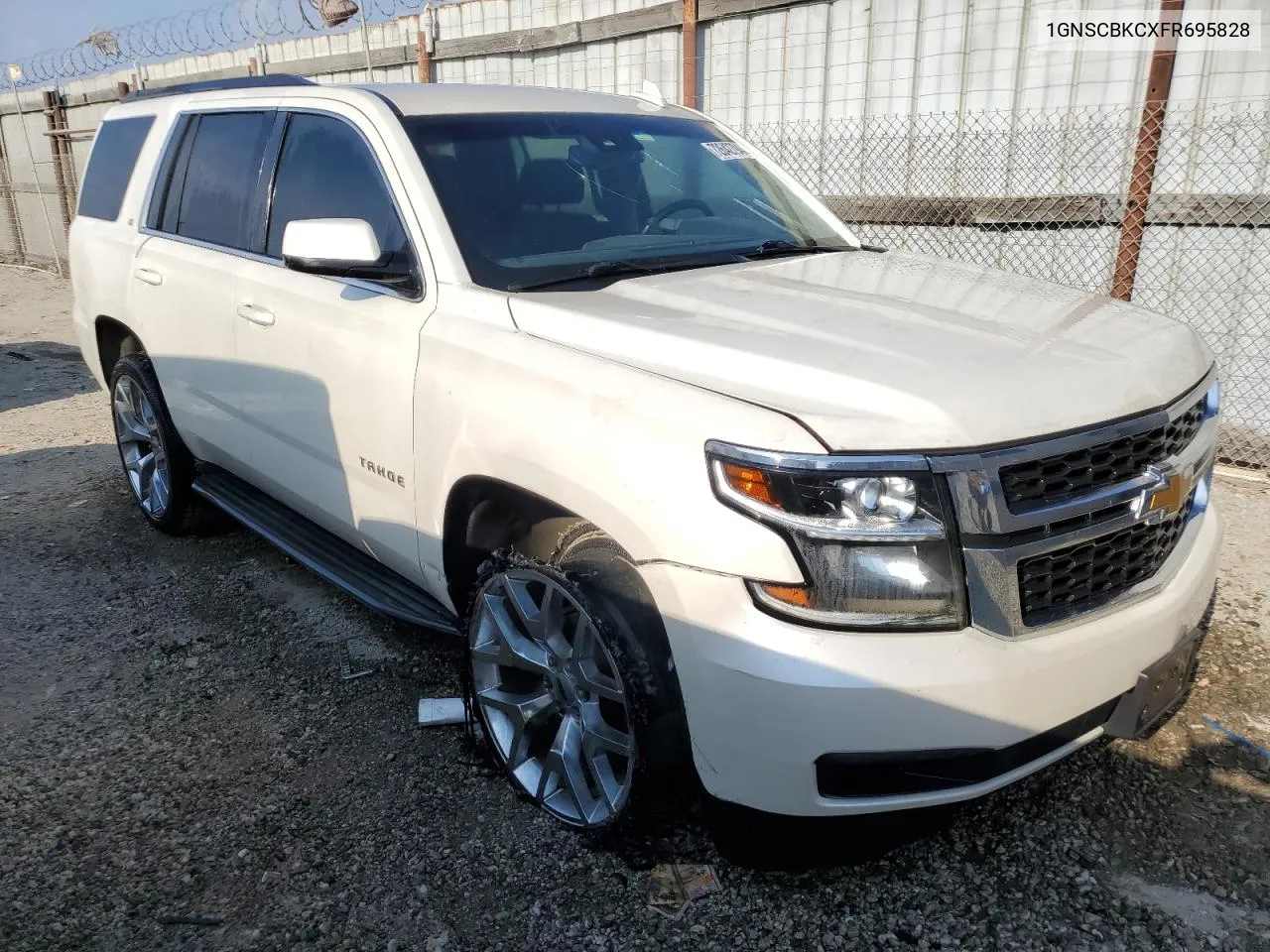 1GNSCBKCXFR695828 2015 Chevrolet Tahoe C1500 Lt