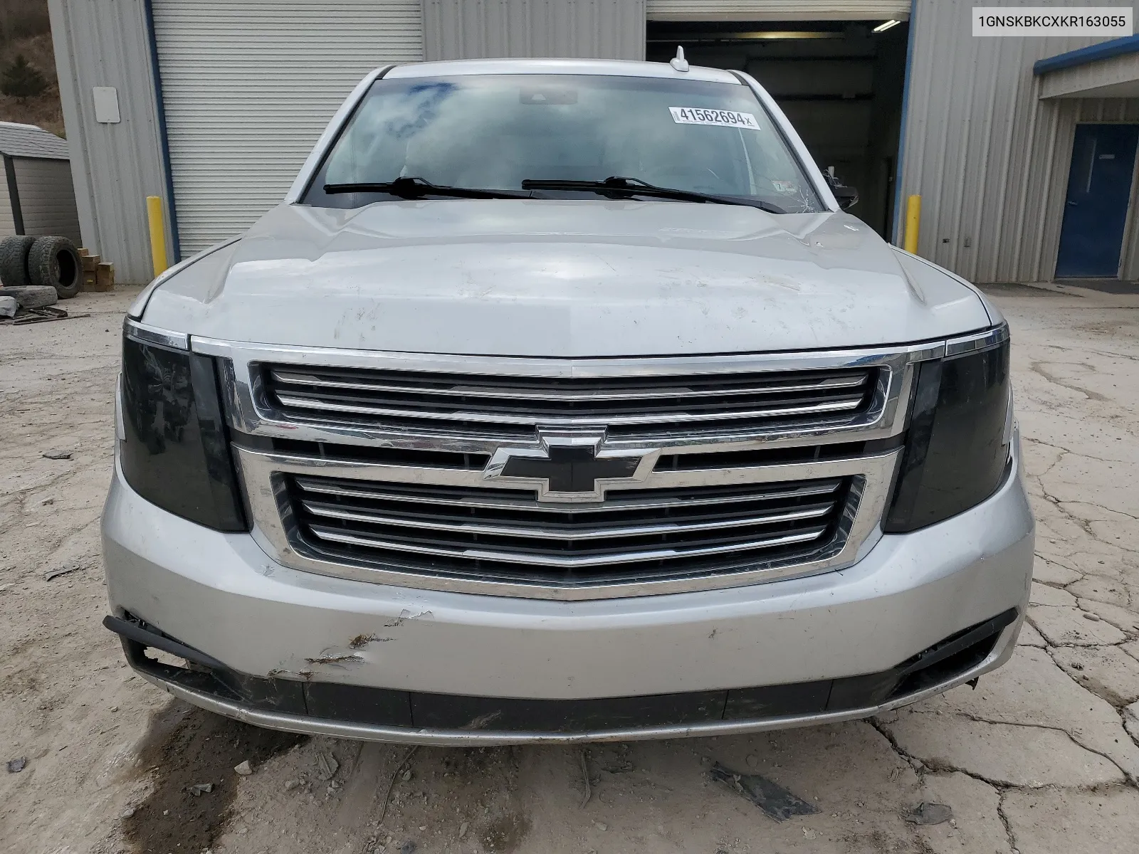 1GNSKBKCXKR163055 2019 Chevrolet Tahoe K1500 Lt