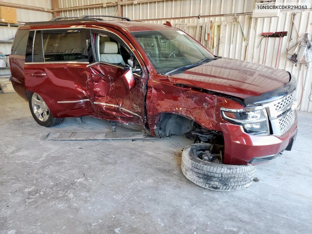 1GNSCBKC0KR294363 2019 Chevrolet Tahoe C1500 Lt