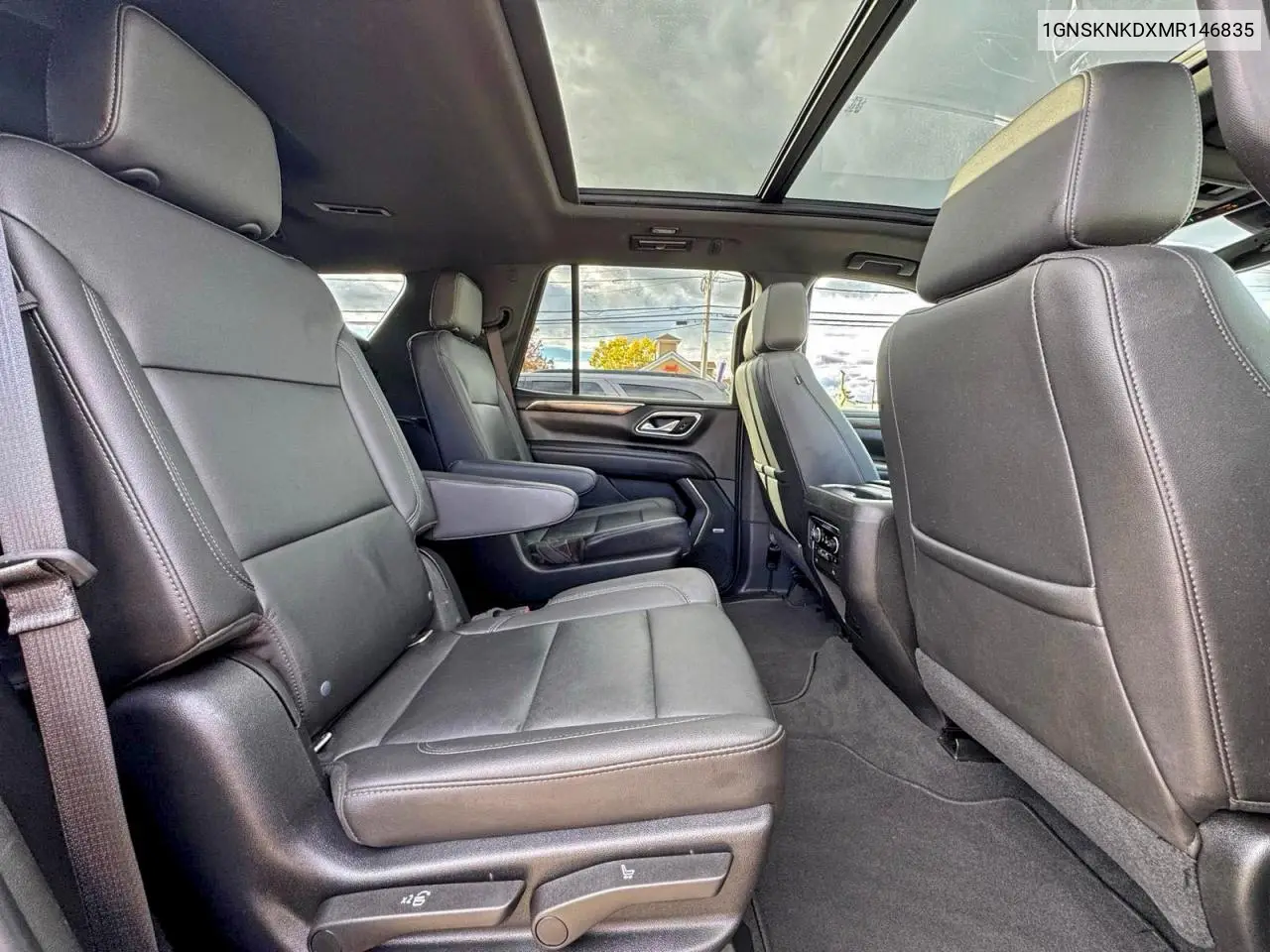 1GNSKNKDXMR146835 2021 Chevrolet Tahoe K1500 Lt
