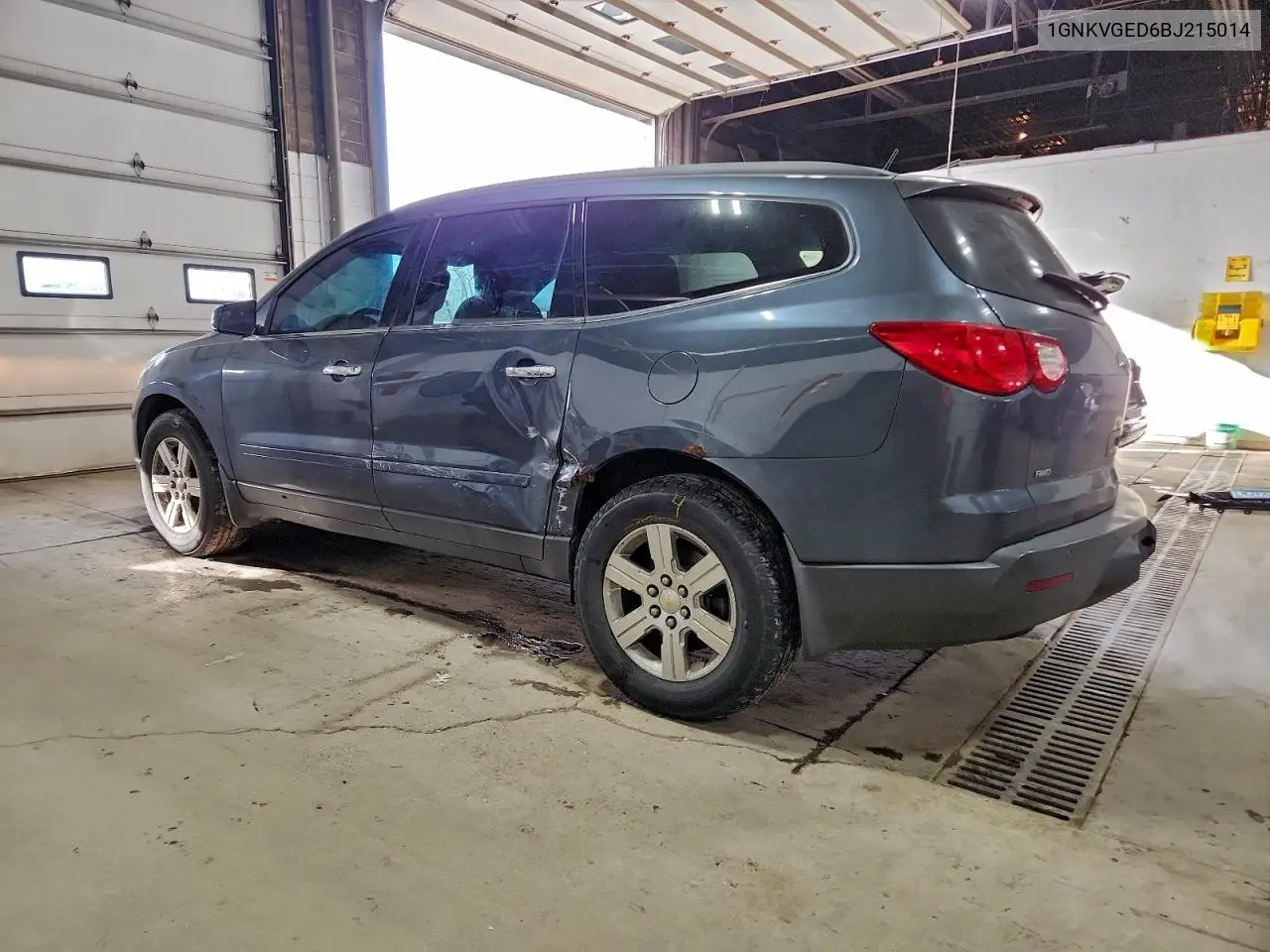 1GNKVGED6BJ215014 2011 Chevrolet Traverse Lt