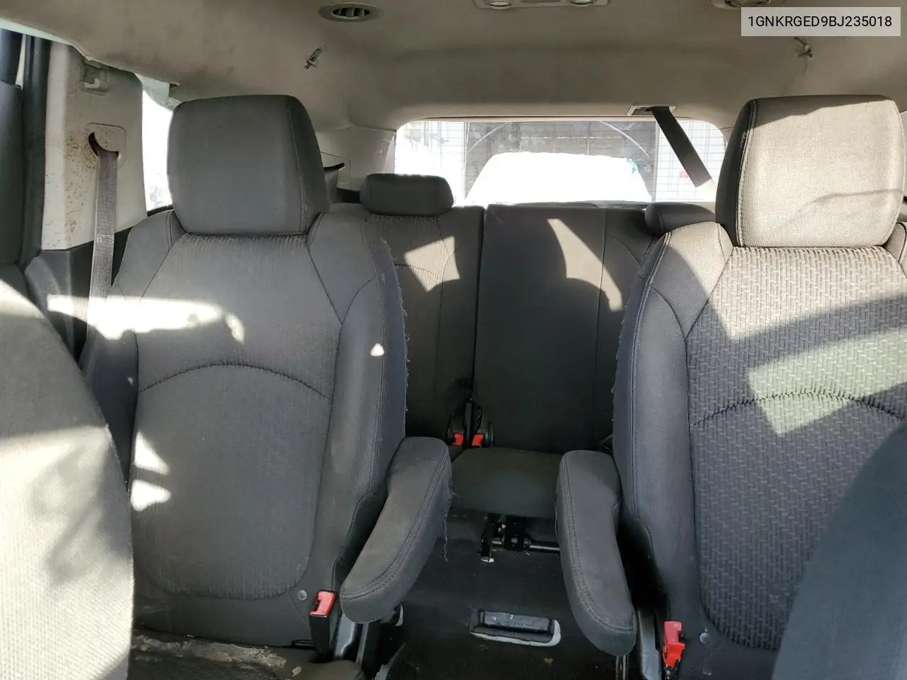 1GNKRGED9BJ235018 2011 Chevrolet Traverse Lt