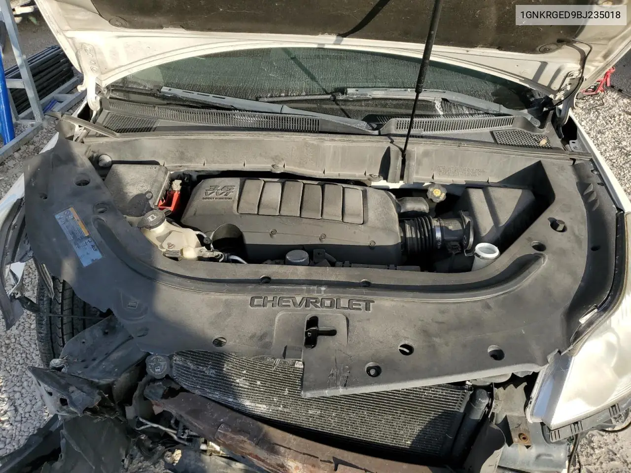 1GNKRGED9BJ235018 2011 Chevrolet Traverse Lt