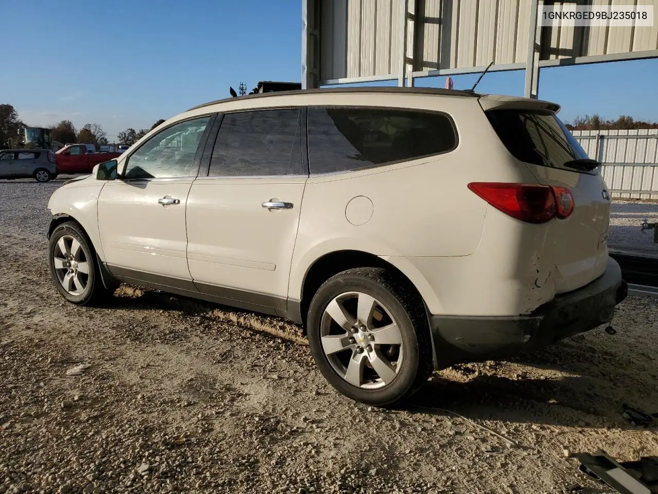 1GNKRGED9BJ235018 2011 Chevrolet Traverse Lt