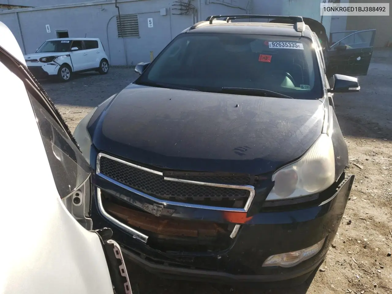1GNKRGED1BJ388492 2011 Chevrolet Traverse Lt