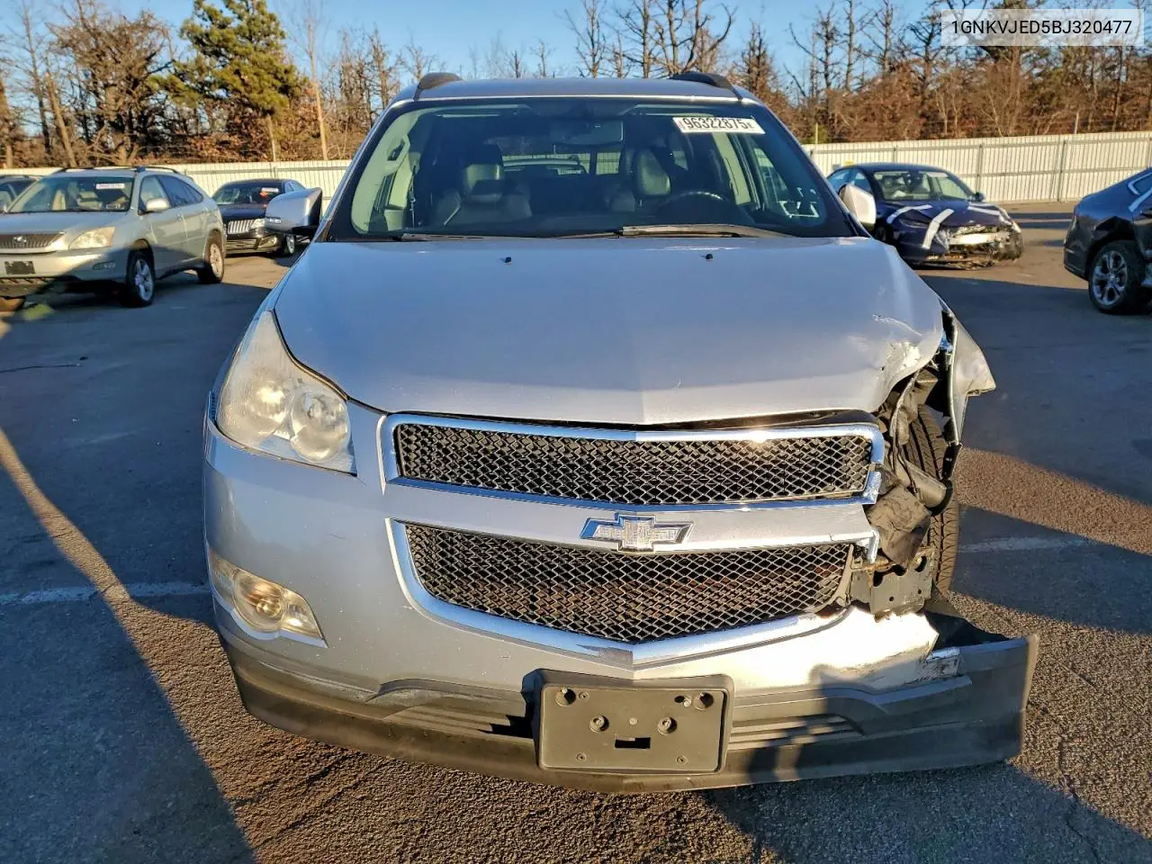 1GNKVJED5BJ320477 2011 Chevrolet Traverse Lt