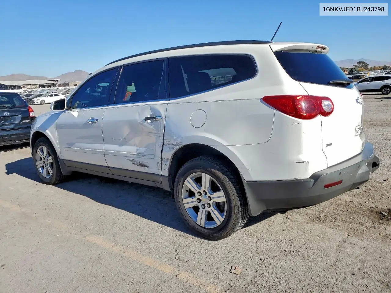 1GNKVJED1BJ243798 2011 Chevrolet Traverse Lt