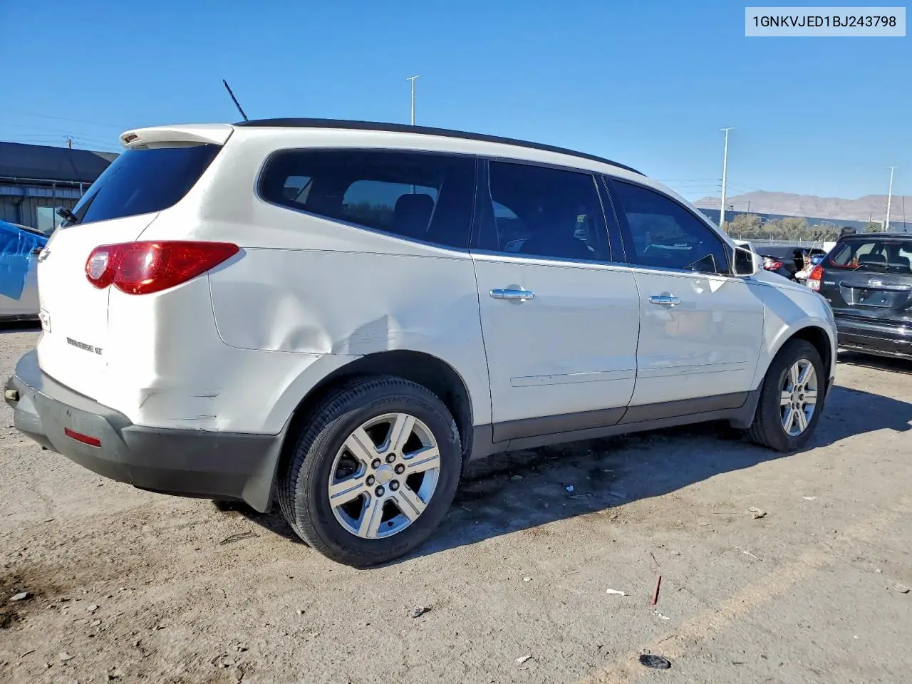 1GNKVJED1BJ243798 2011 Chevrolet Traverse Lt