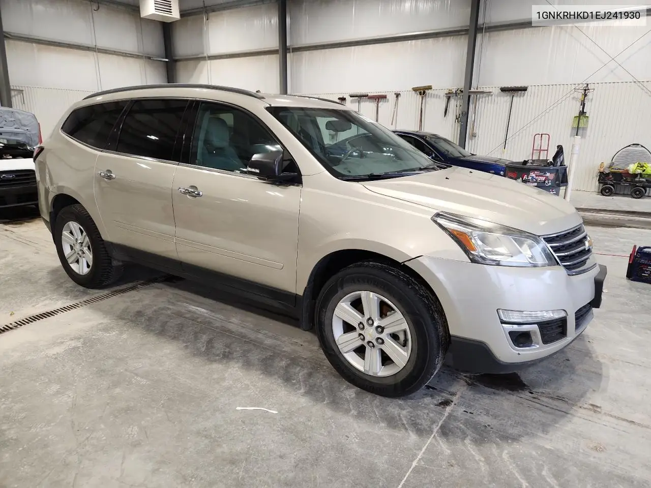 1GNKRHKD1EJ241930 2014 Chevrolet Traverse Lt