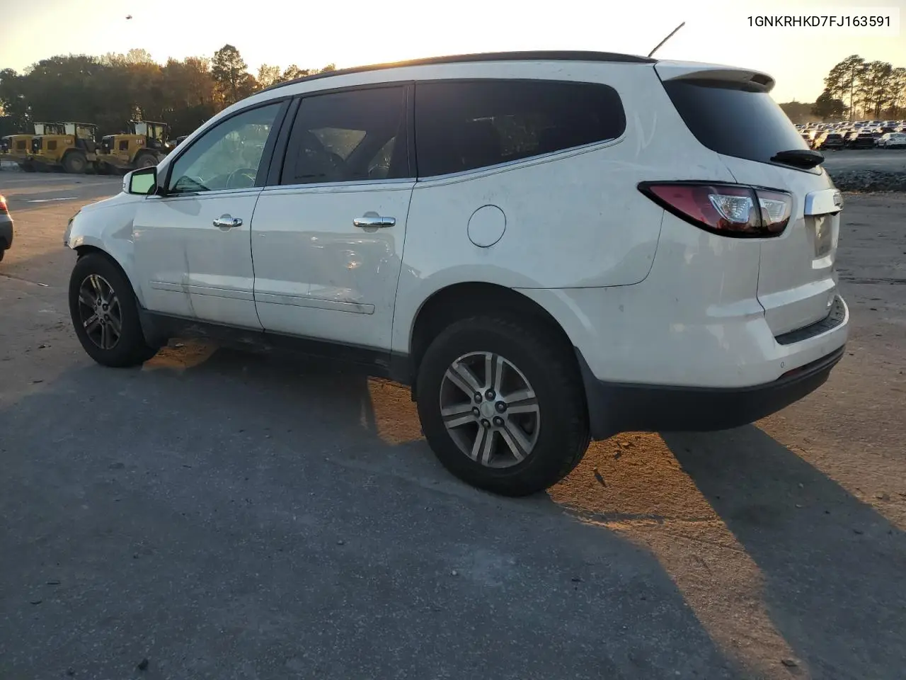 1GNKRHKD7FJ163591 2015 Chevrolet Traverse Lt