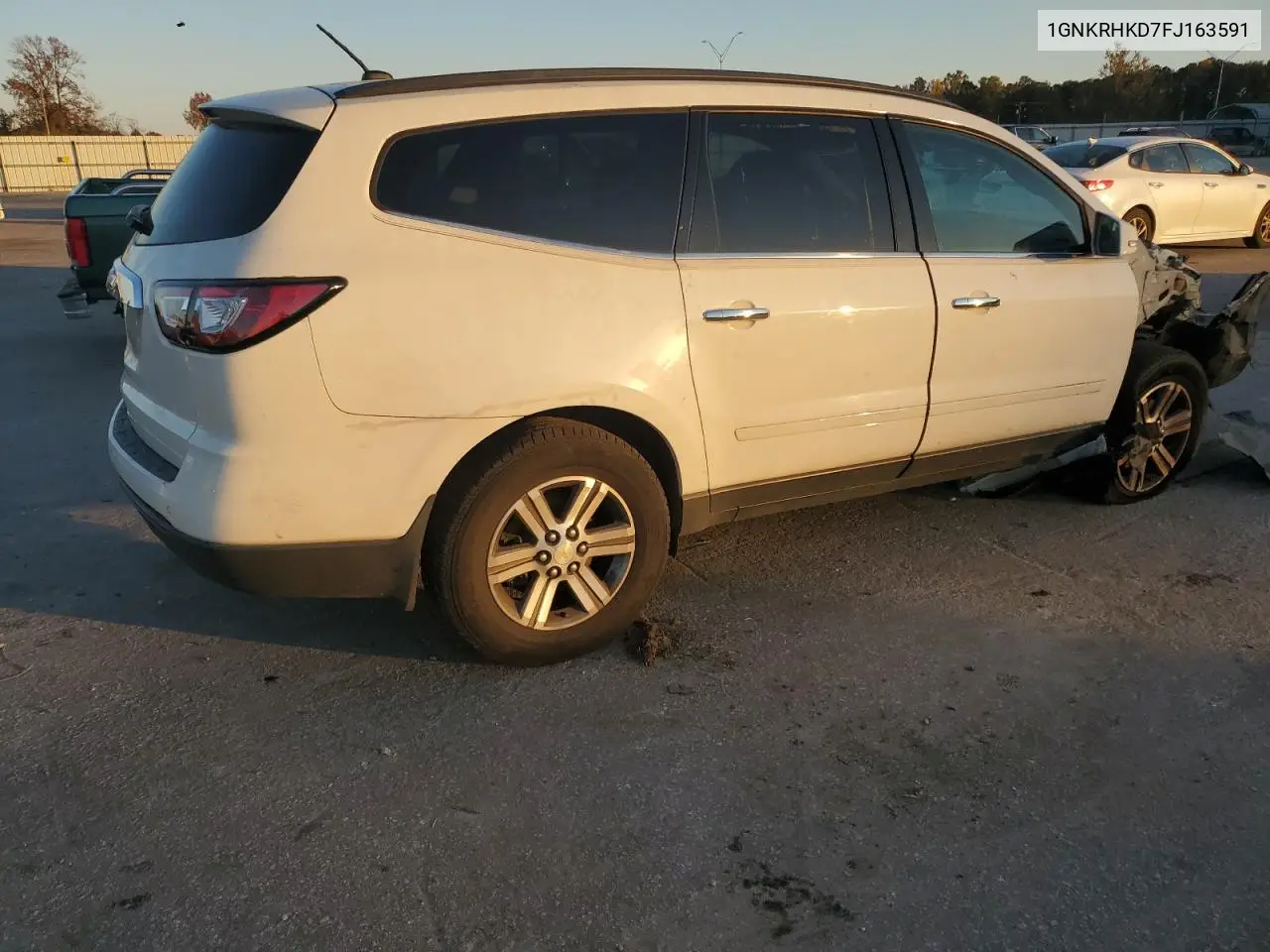 1GNKRHKD7FJ163591 2015 Chevrolet Traverse Lt