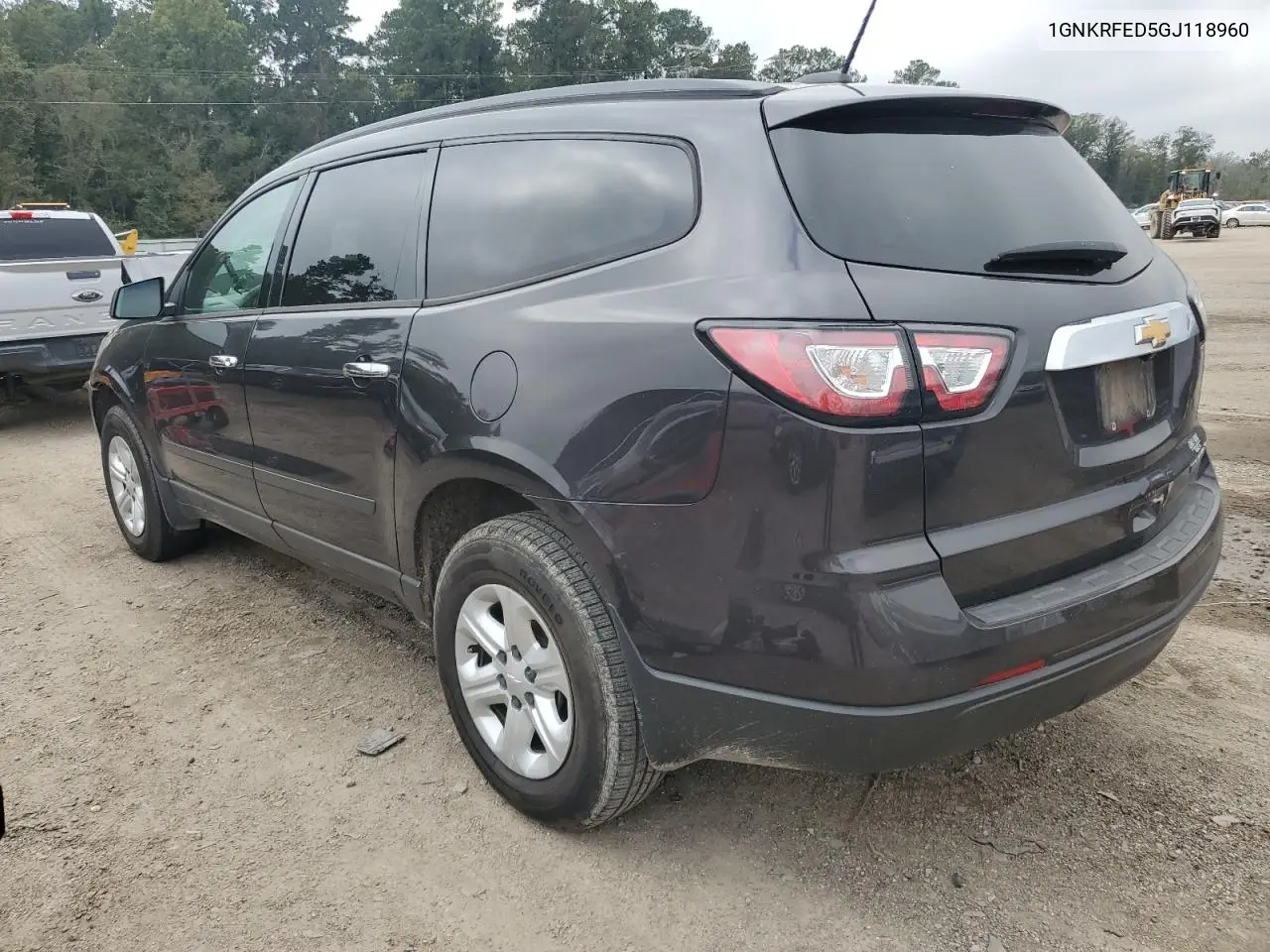 1GNKRFED5GJ118960 2016 Chevrolet Traverse Ls