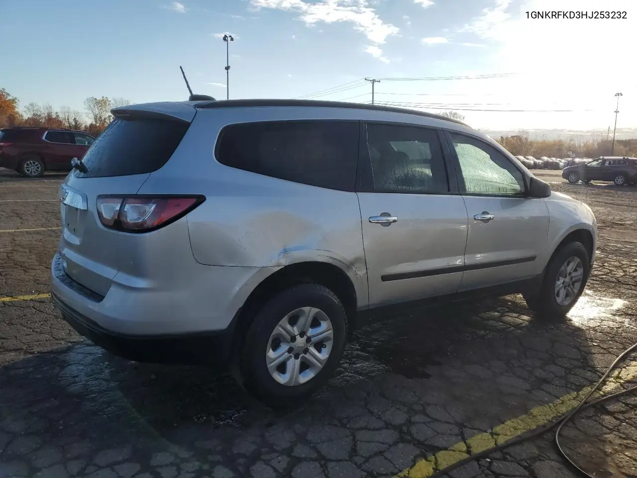 1GNKRFKD3HJ253232 2017 Chevrolet Traverse Ls
