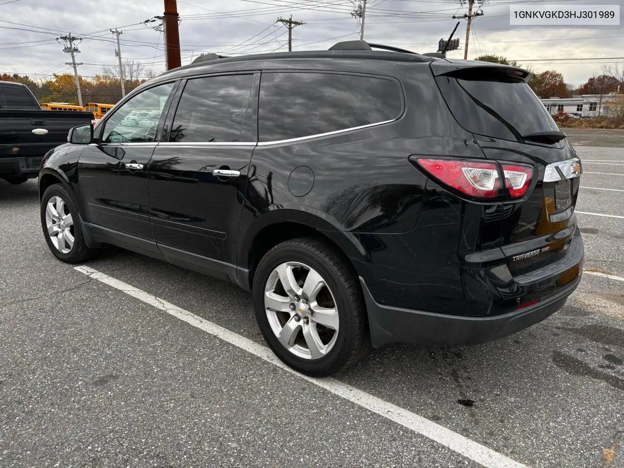 1GNKVGKD3HJ301989 2017 Chevrolet Traverse Lt