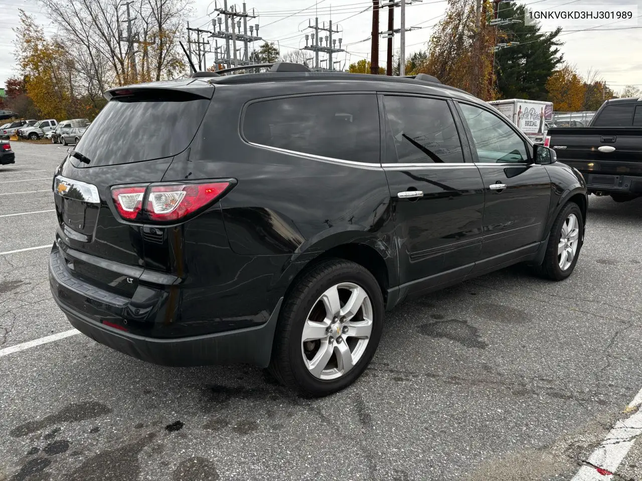1GNKVGKD3HJ301989 2017 Chevrolet Traverse Lt
