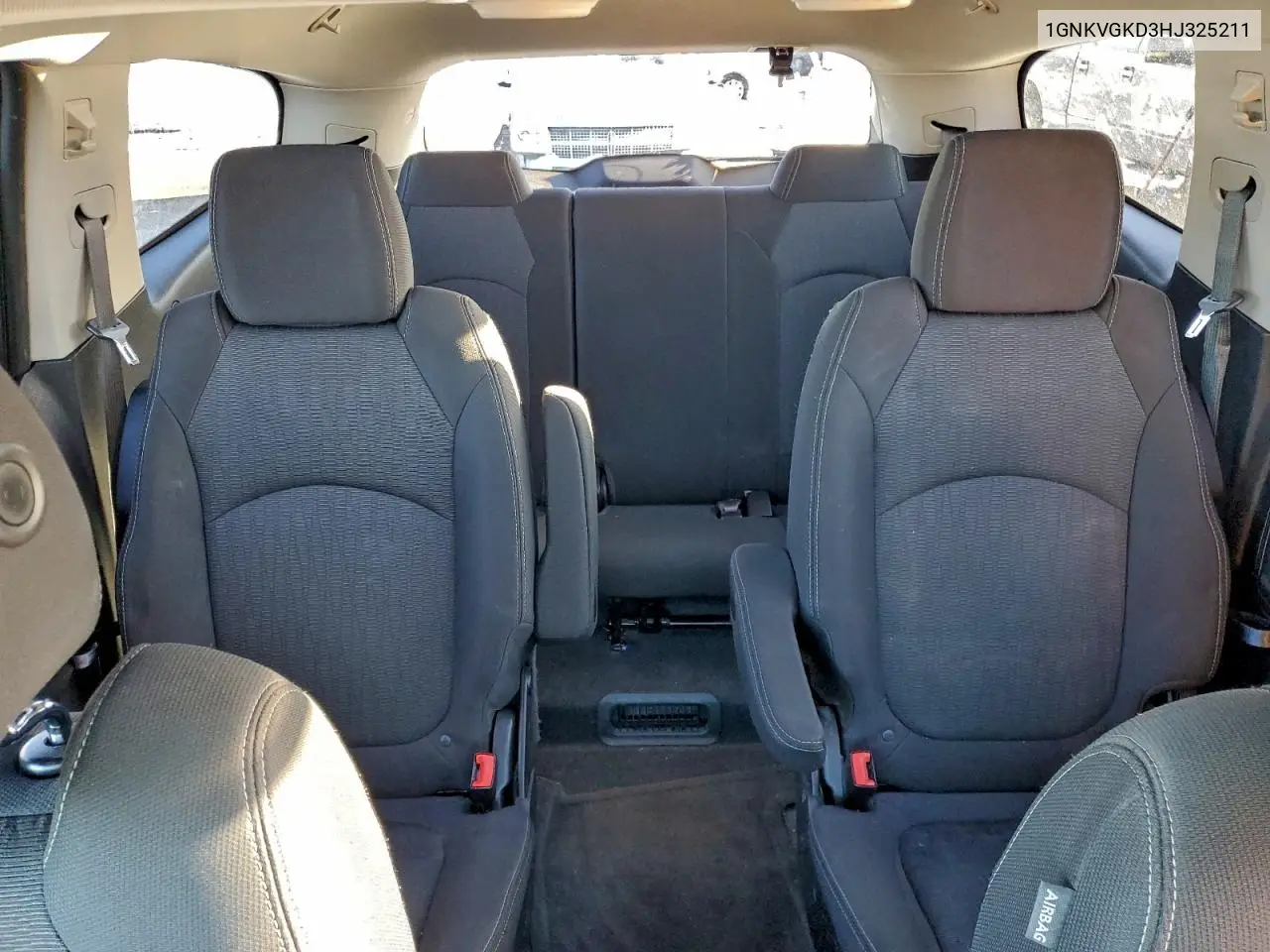 1GNKVGKD3HJ325211 2017 Chevrolet Traverse Lt