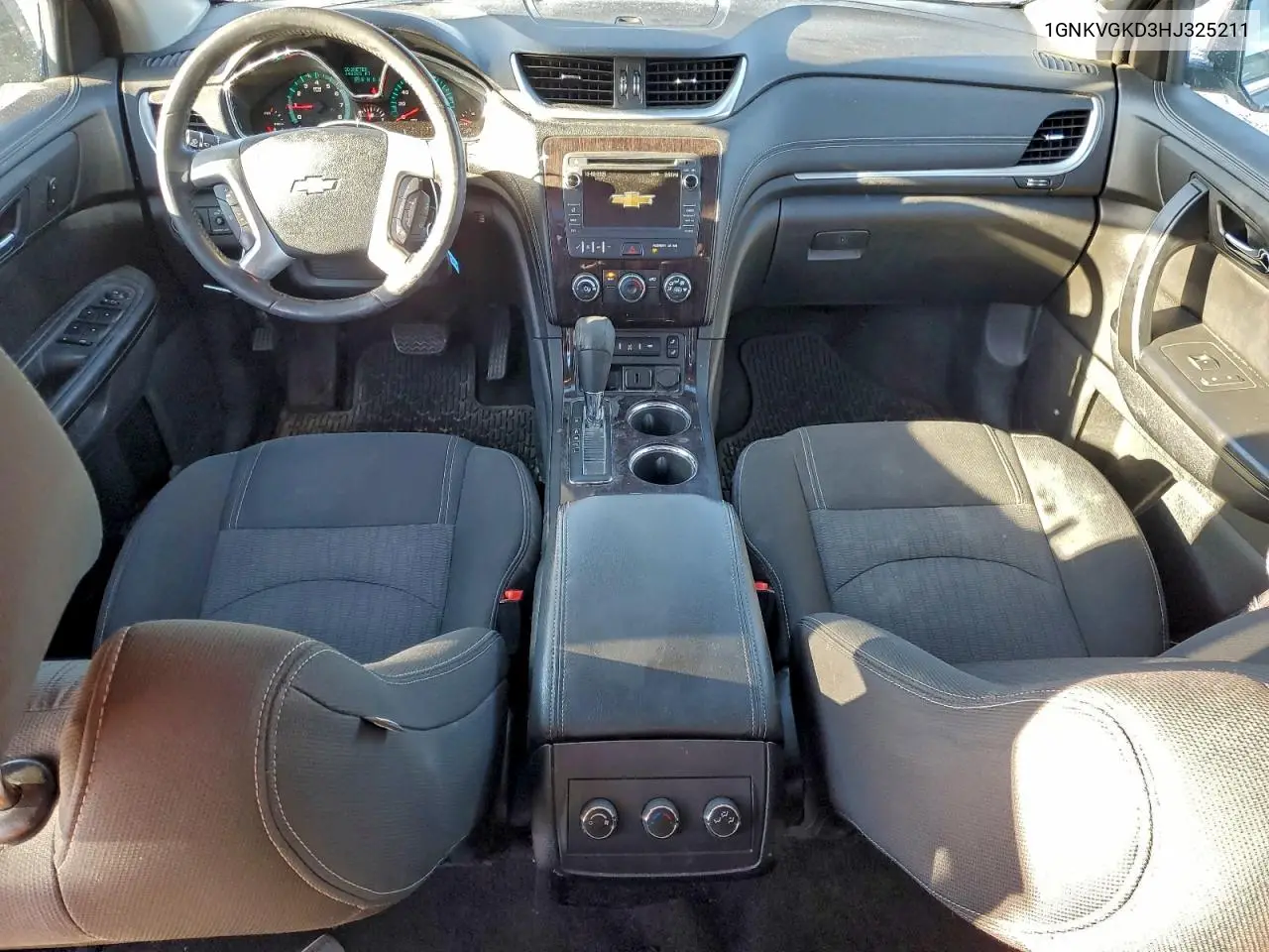 1GNKVGKD3HJ325211 2017 Chevrolet Traverse Lt