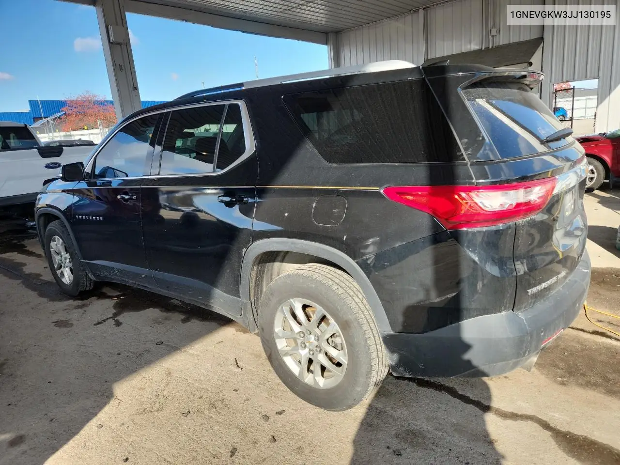 1GNEVGKW3JJ130195 2018 Chevrolet Traverse Lt