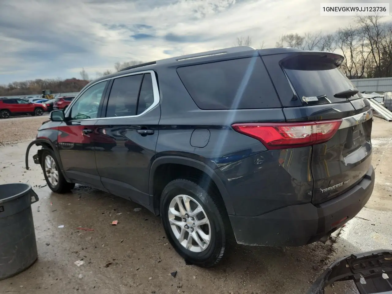 1GNEVGKW9JJ123736 2018 Chevrolet Traverse Lt