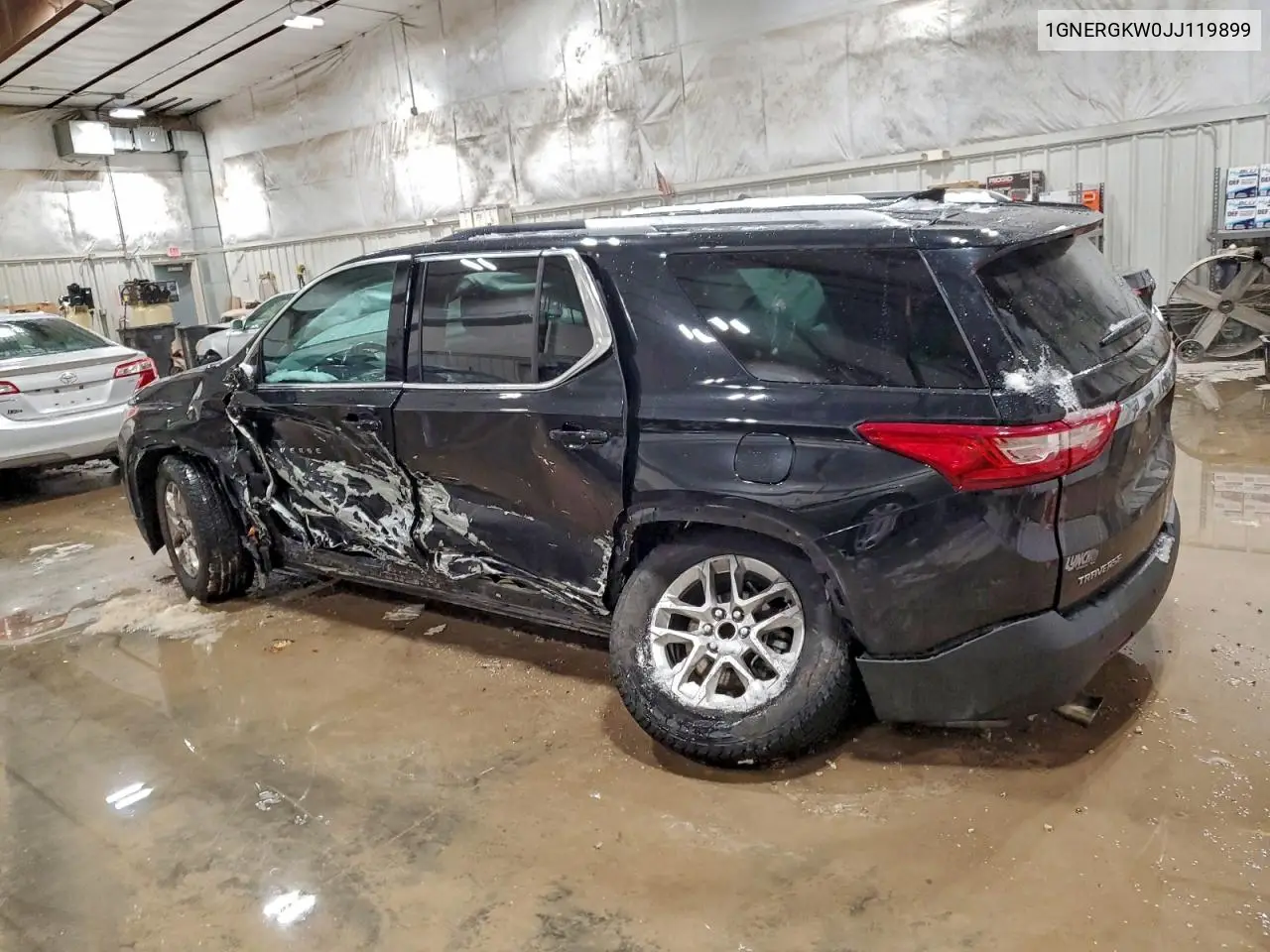 1GNERGKW0JJ119899 2018 Chevrolet Traverse Lt