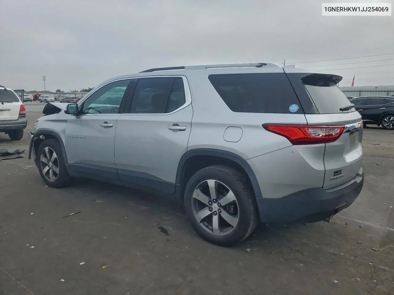 1GNERHKW1JJ254069 2018 Chevrolet Traverse Lt