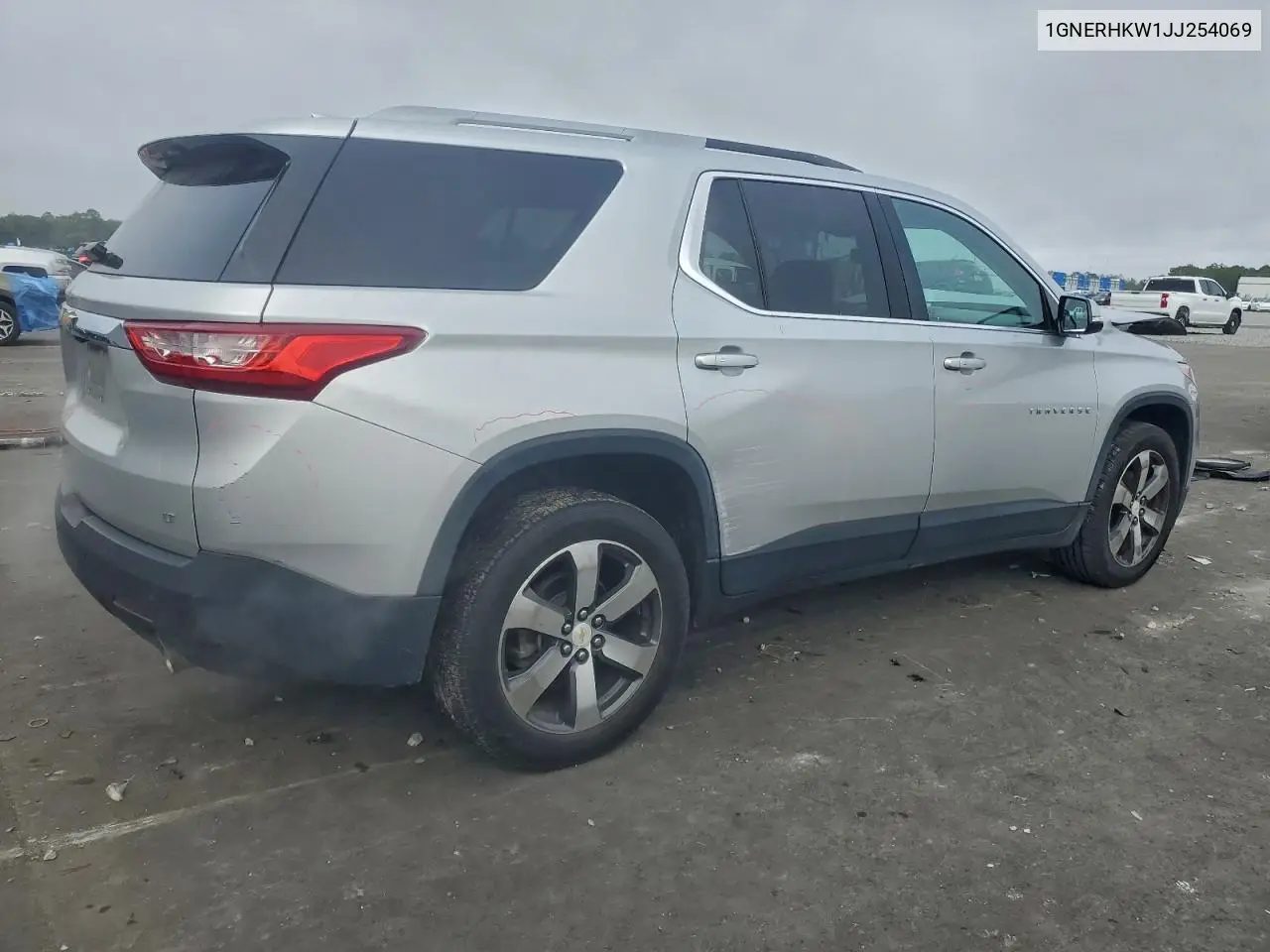 1GNERHKW1JJ254069 2018 Chevrolet Traverse Lt