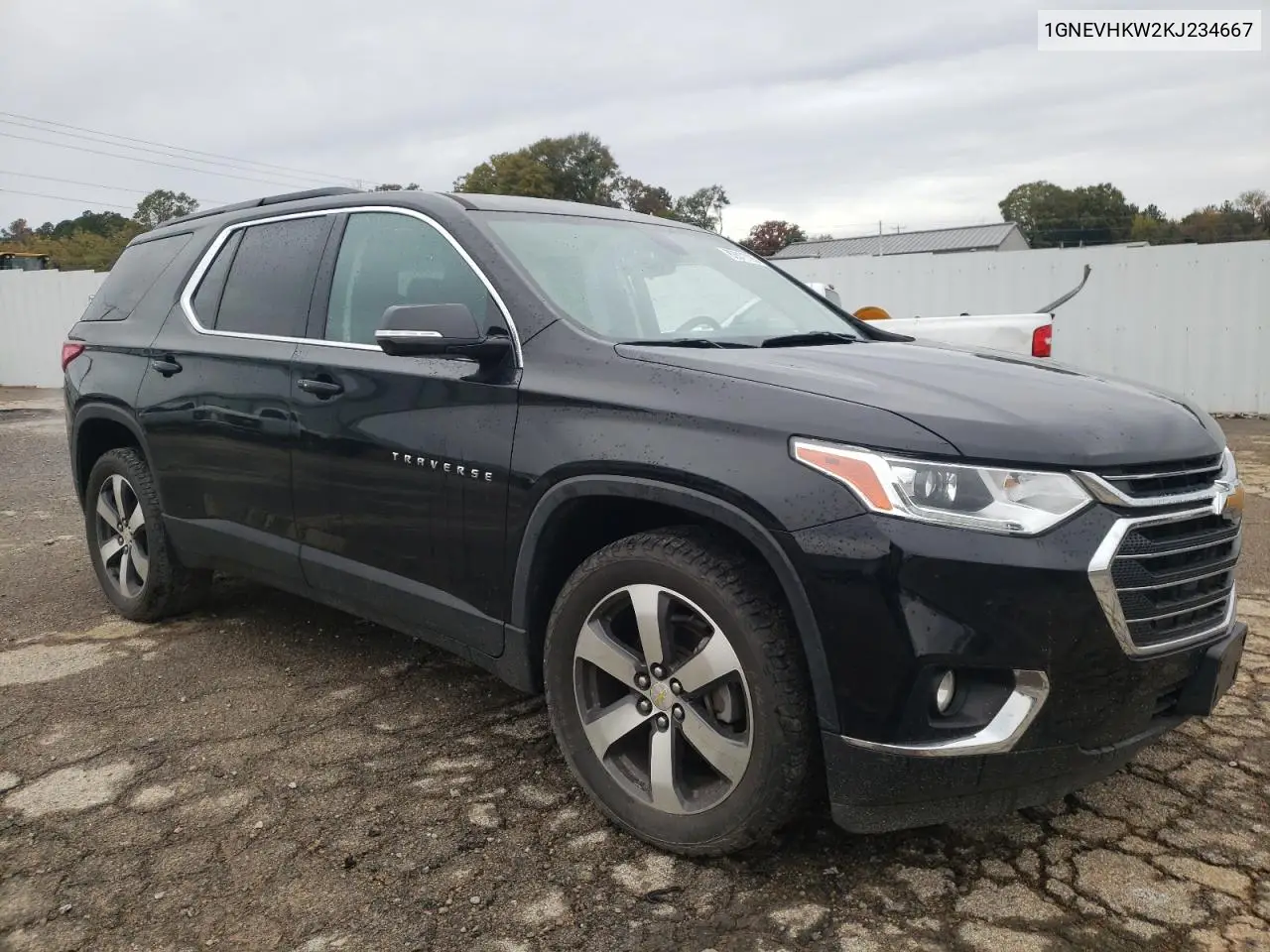 1GNEVHKW2KJ234667 2019 Chevrolet Traverse Lt