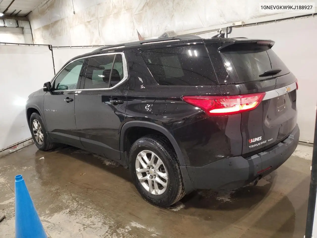 1GNEVGKW9KJ188927 2019 Chevrolet Traverse Lt