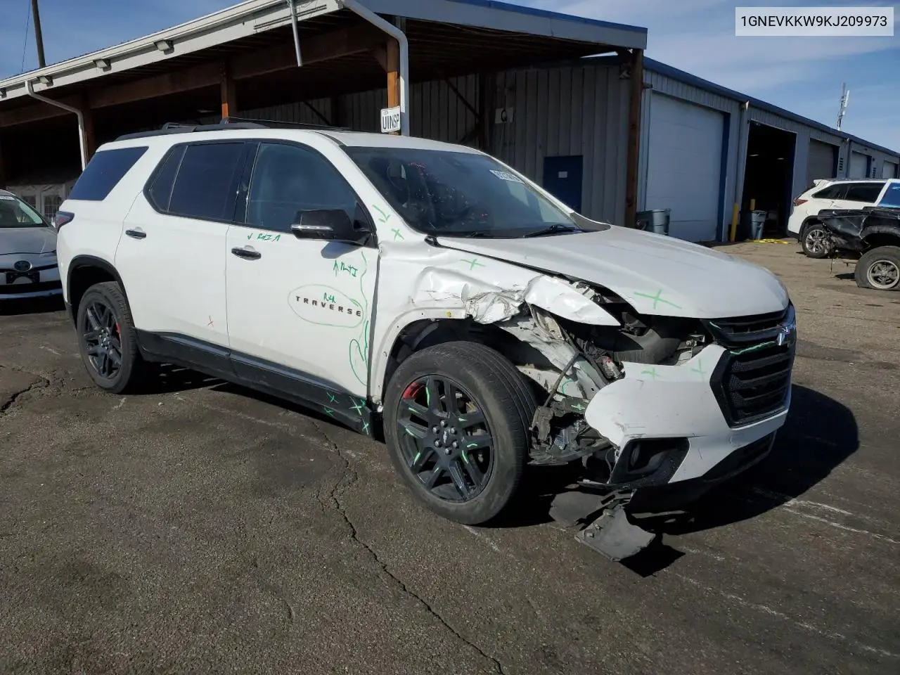 1GNEVKKW9KJ209973 2019 Chevrolet Traverse Premier