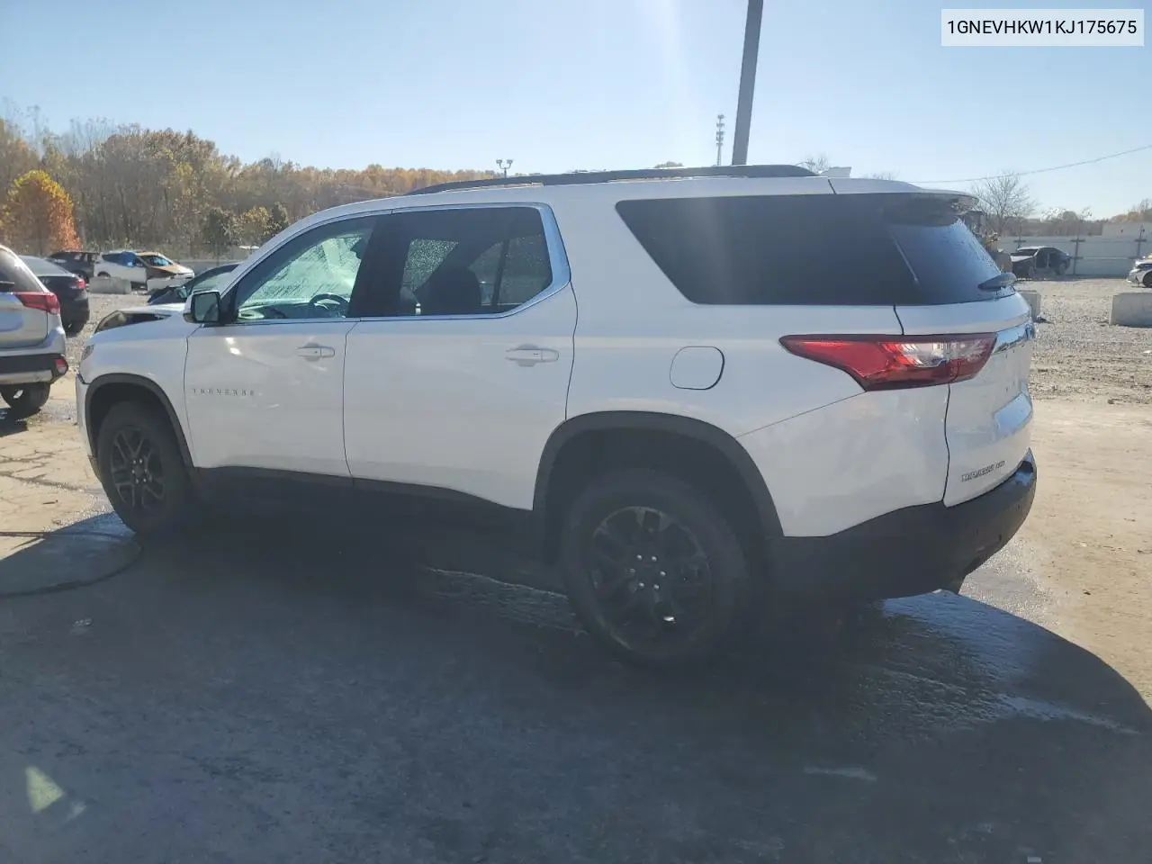 1GNEVHKW1KJ175675 2019 Chevrolet Traverse Lt