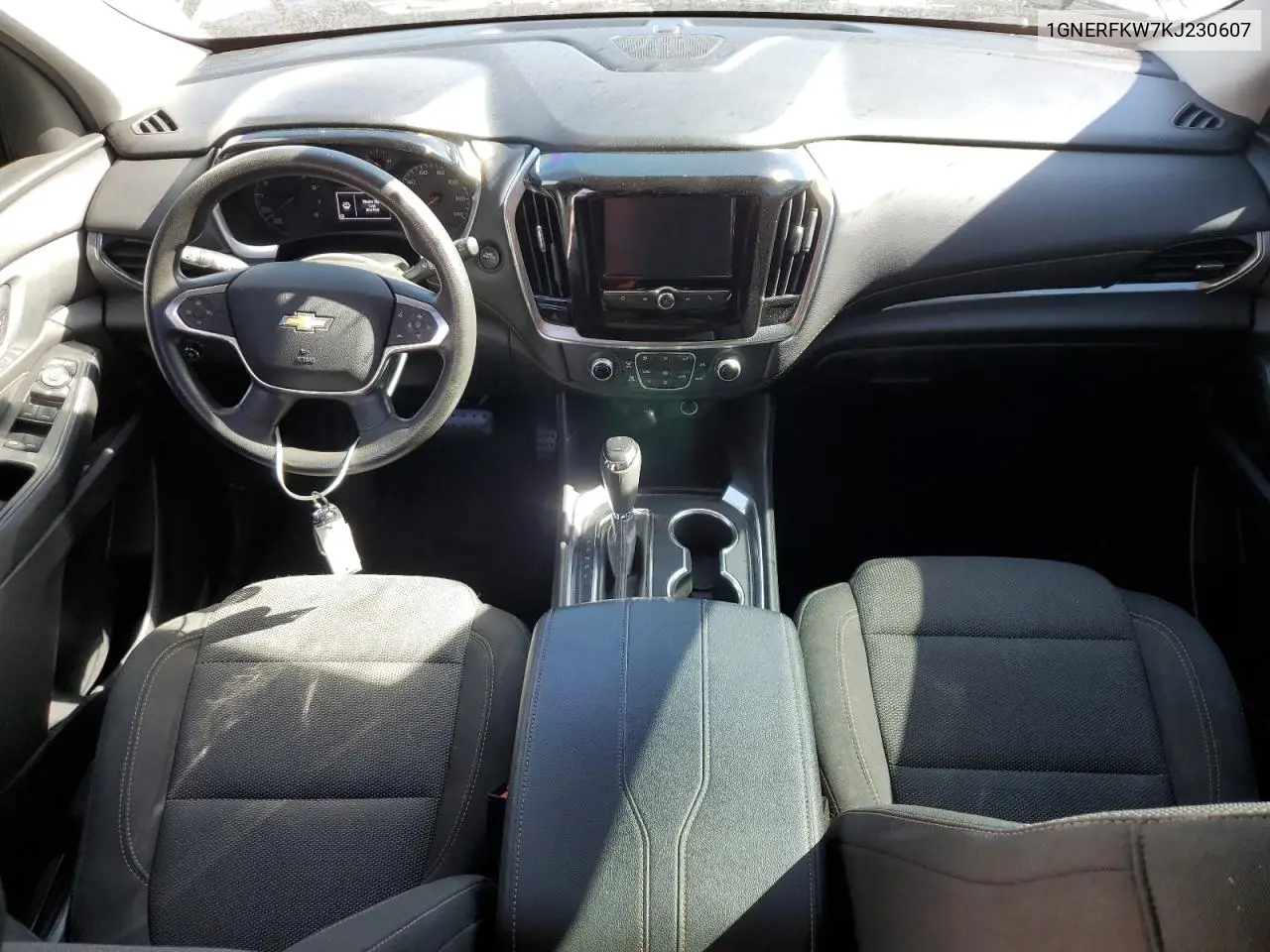 1GNERFKW7KJ230607 2019 Chevrolet Traverse Ls