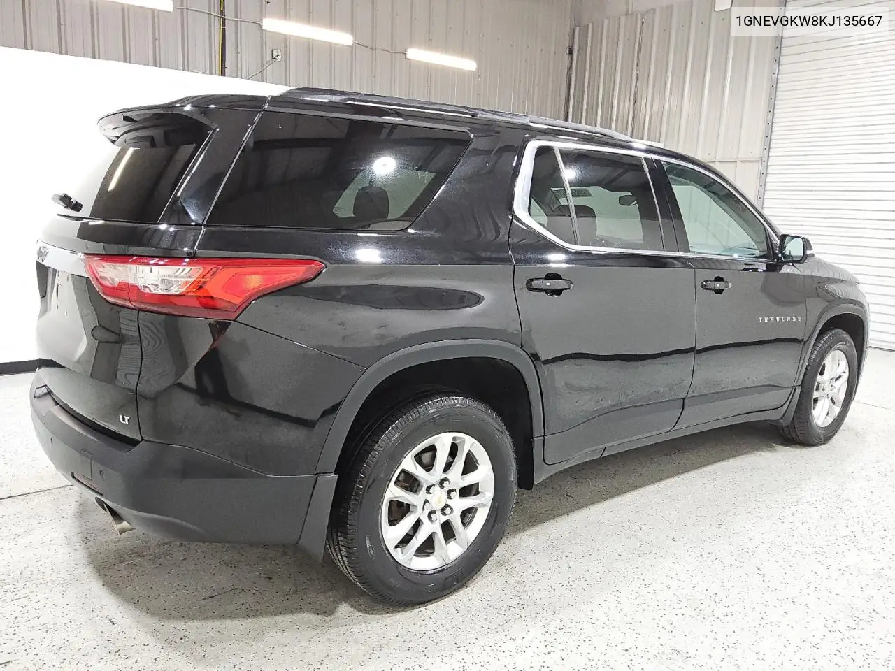 1GNEVGKW8KJ135667 2019 Chevrolet Traverse Lt